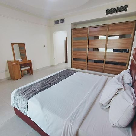 Marina Tower Hotell Manama Eksteriør bilde