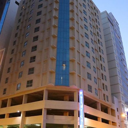 Marina Tower Hotell Manama Eksteriør bilde