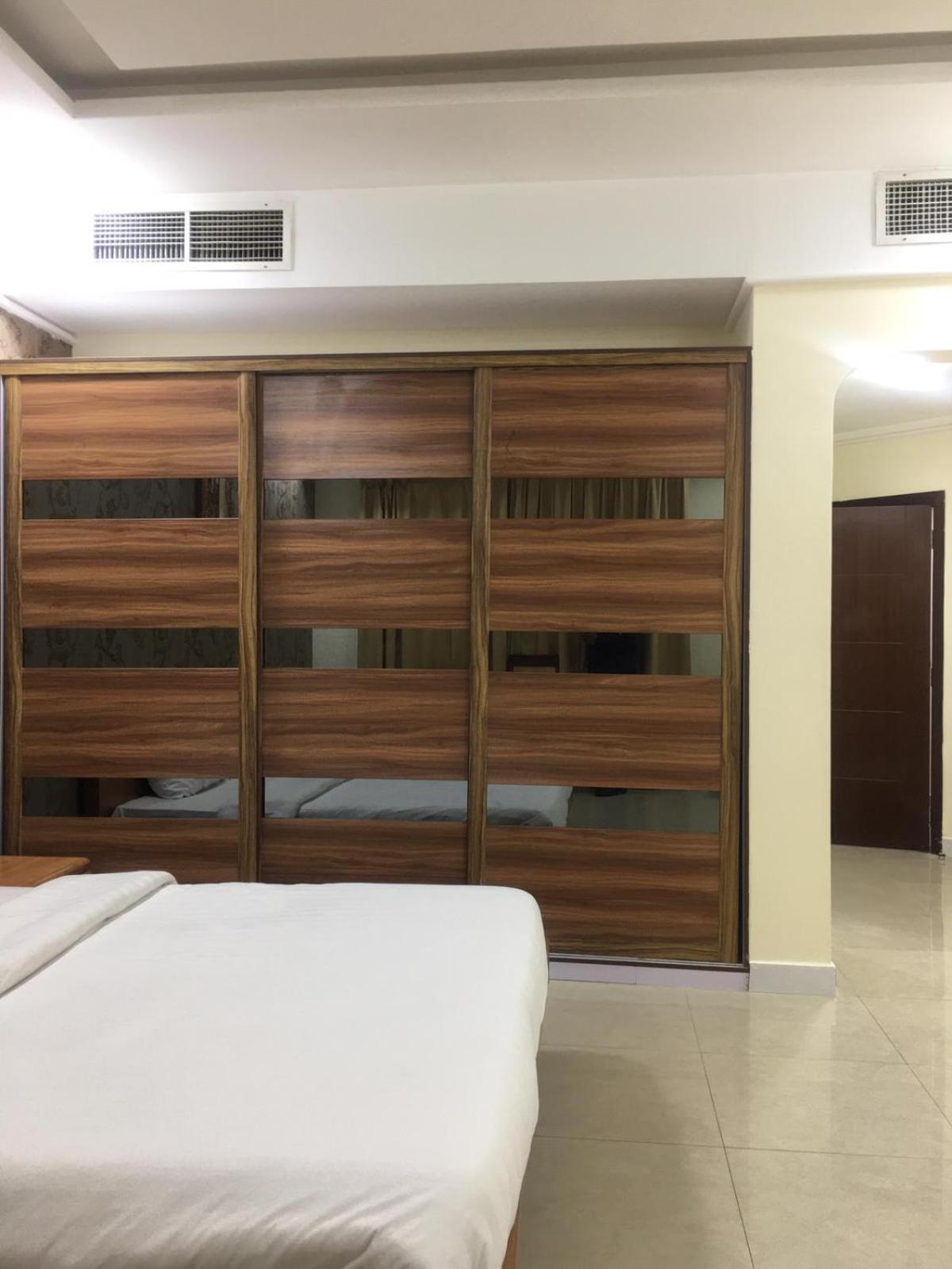 Marina Tower Hotell Manama Eksteriør bilde