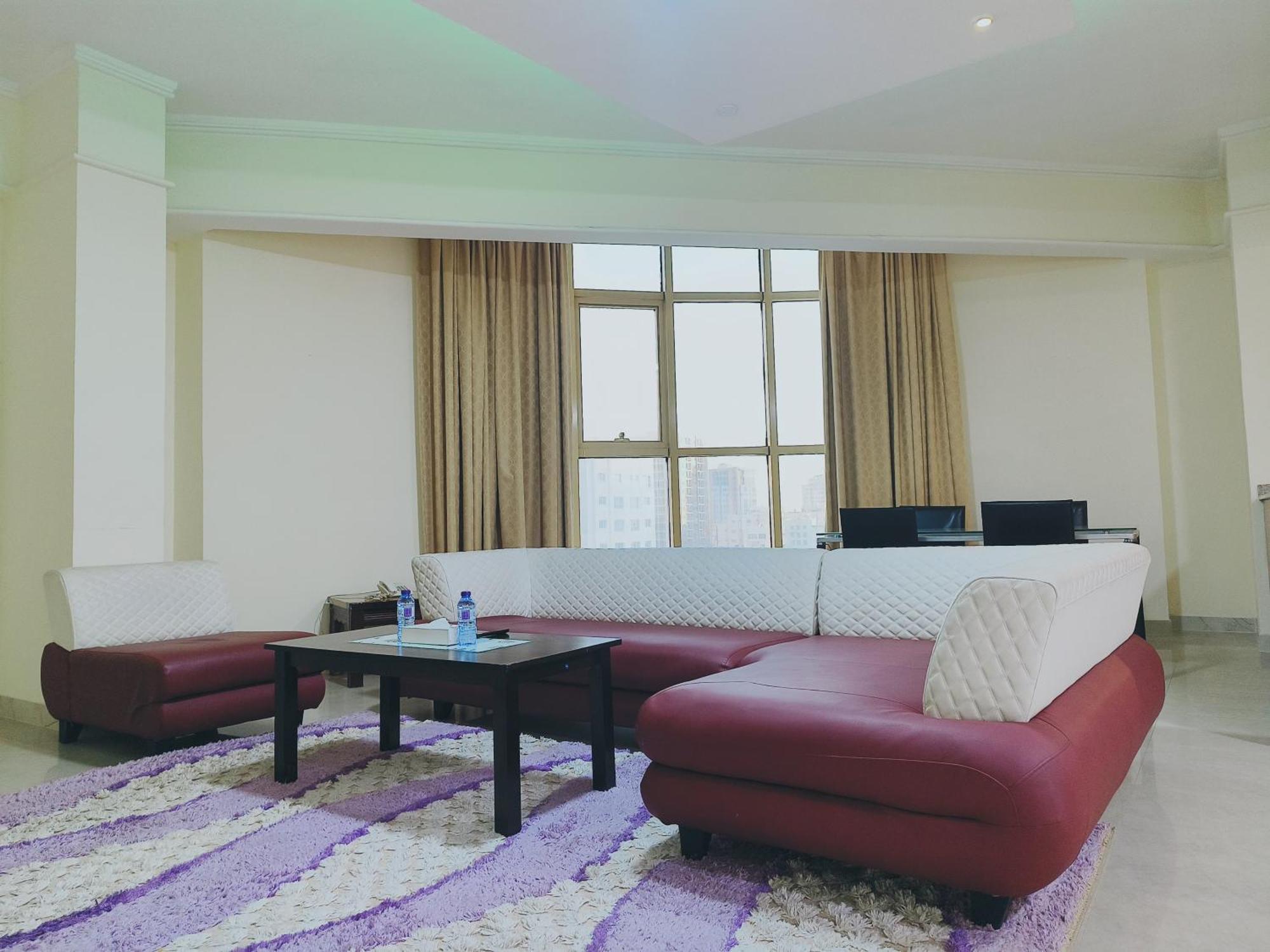Marina Tower Hotell Manama Eksteriør bilde