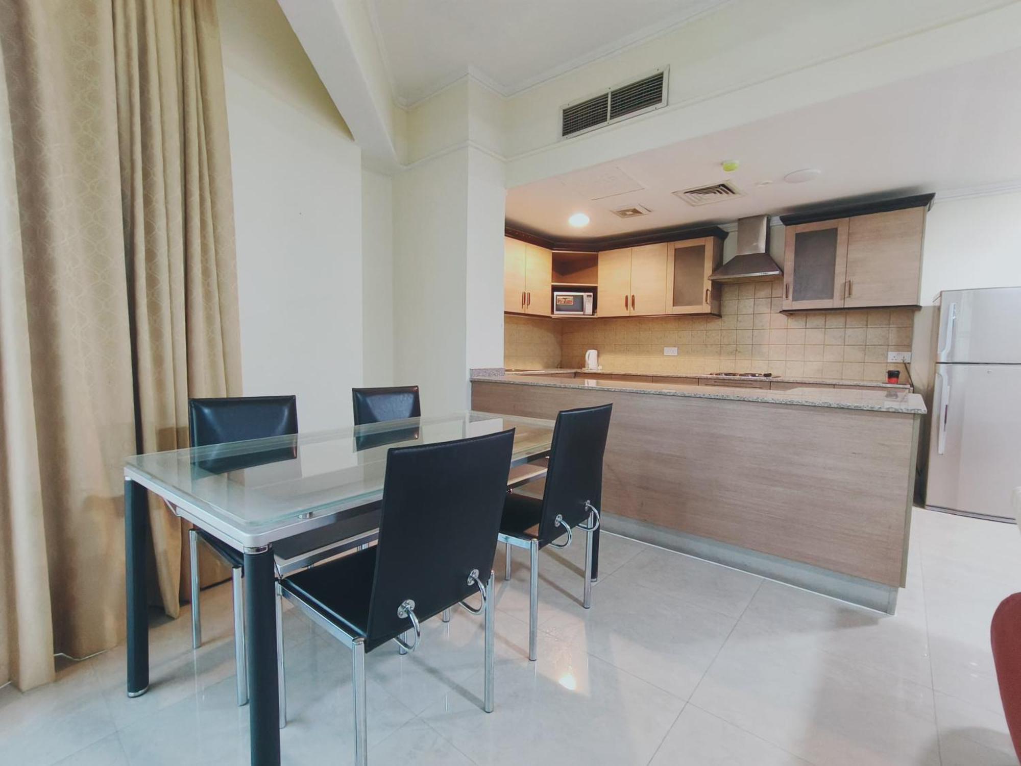 Marina Tower Hotell Manama Eksteriør bilde