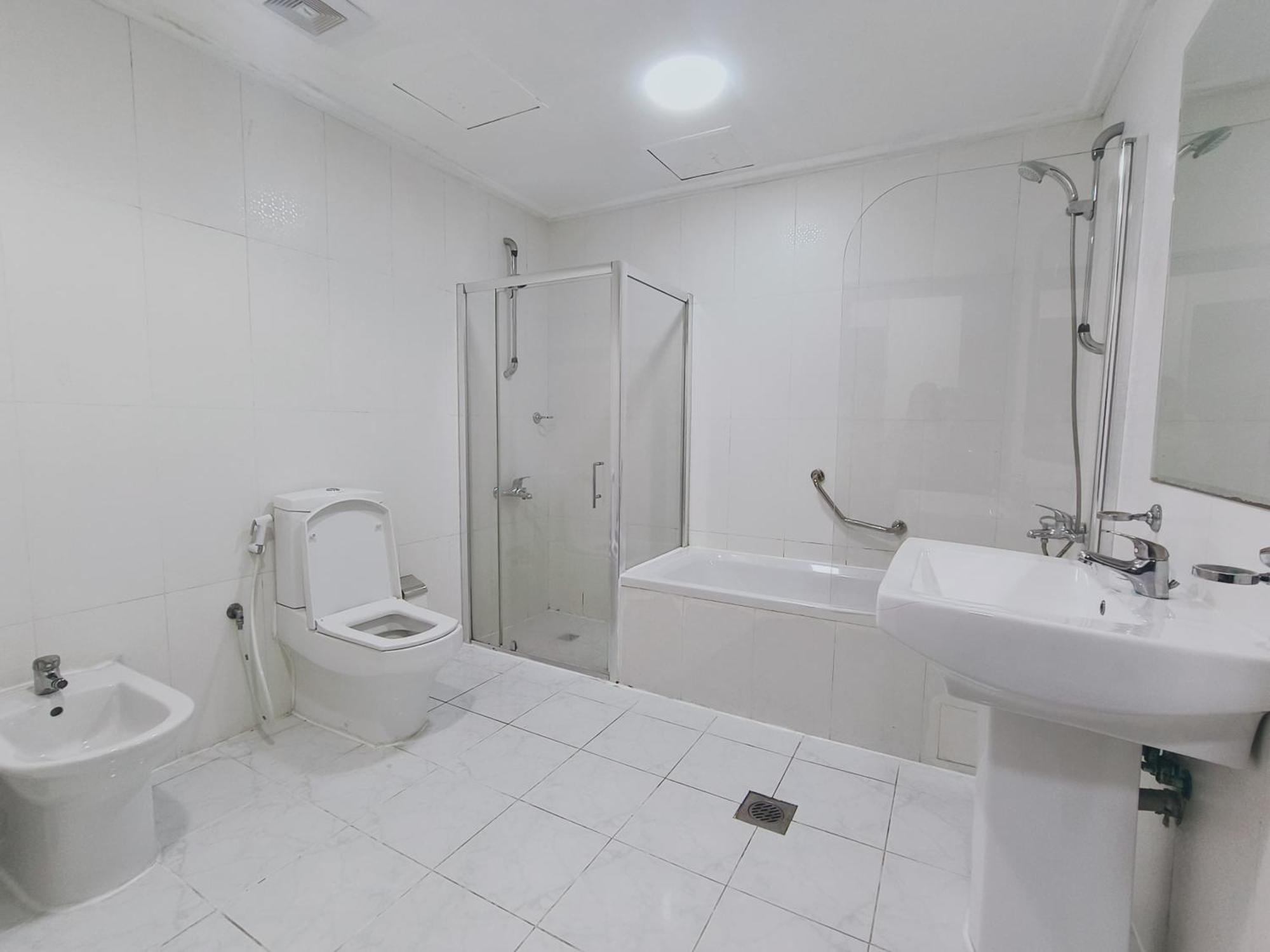 Marina Tower Hotell Manama Eksteriør bilde