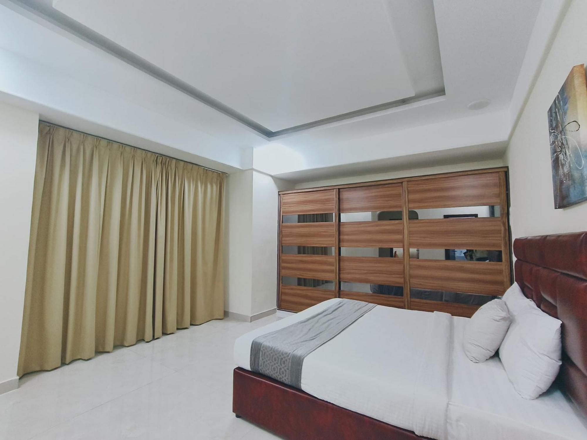 Marina Tower Hotell Manama Eksteriør bilde