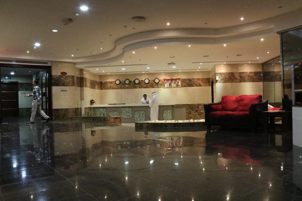 Marina Tower Hotell Manama Eksteriør bilde